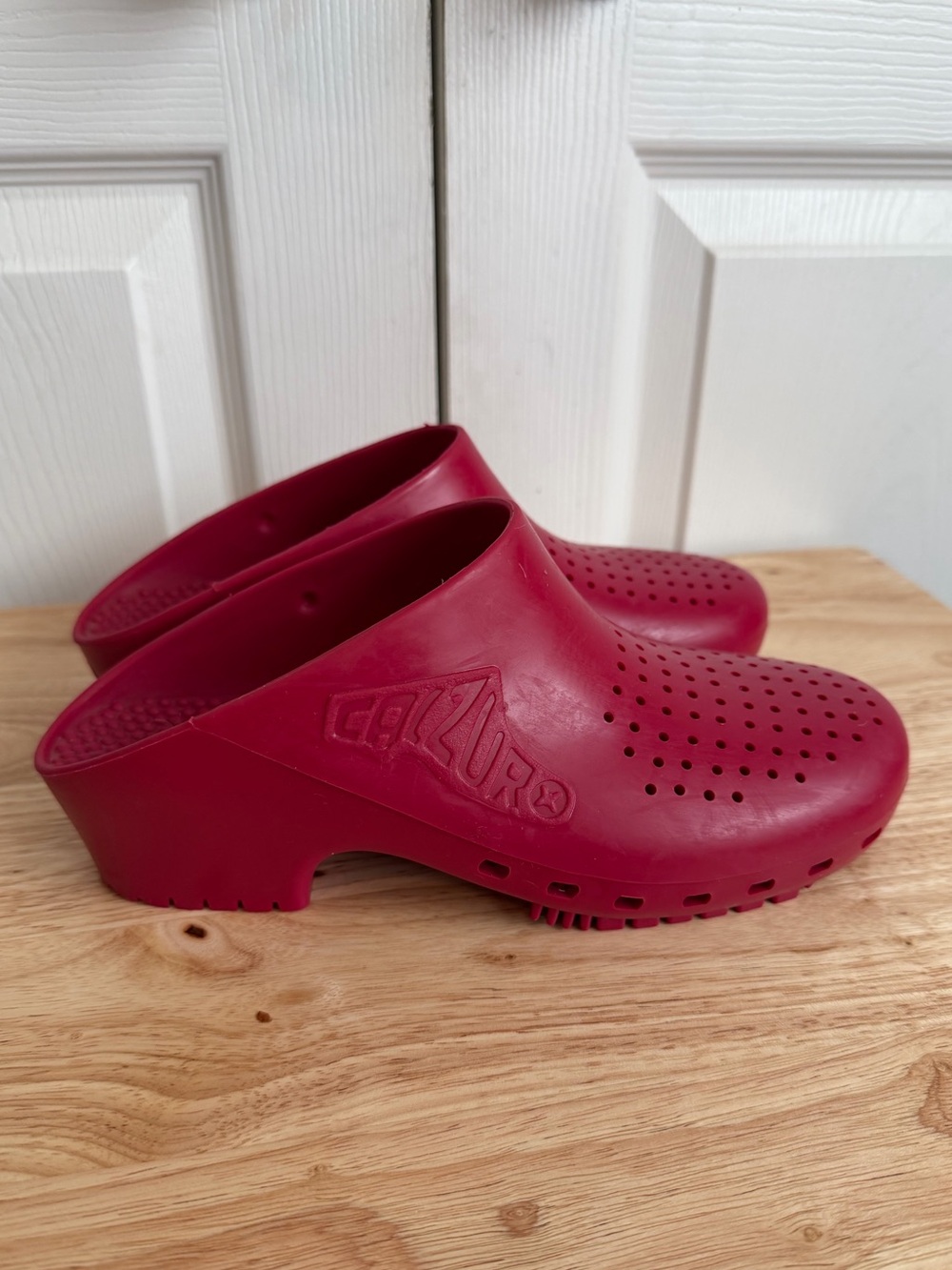 Calzuro Red Professional Clogs Womens US 7 -7.5 EU 37-38 Nurse Chef Made Italy - Picture 3 of 10